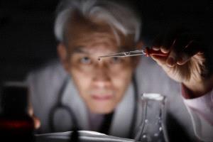 ابتكار طبي يوقف نزيف الدم القاتل باستخدام الطين