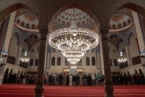 افتتاح مسجدا بعد 50 عاما من البناء.. فما القصة؟