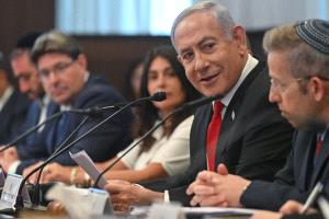 وزير إسرائيلي: الاتفاق مع طهران "لا قيمة له" والحل في تغيير النظام  