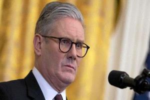 ستارمر يحض أوروبا لتقليص الاعتماد الدفاعي على واشنطن