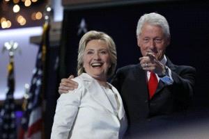 بيل وكلينتون يوافقان على الإدلاء أمام الكونغرس بشأن إبستين