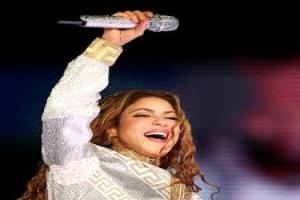 شاكيرا تحيي حفلًا على شاطئ كوباكابانا بالبرازيل