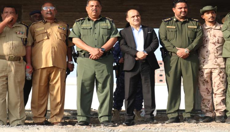 من ميدان مركز أمن بئر فضل مدير عام المديرية ومساعد مدير أمن عدن يدشننان العام التدريبي 2026 للقوات الأمنية في المنطقة السابعة