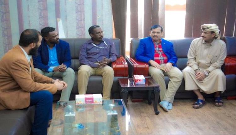 محافظ شبوة: استمرار تطوير مستشفى بن زايد بدعم إماراتي