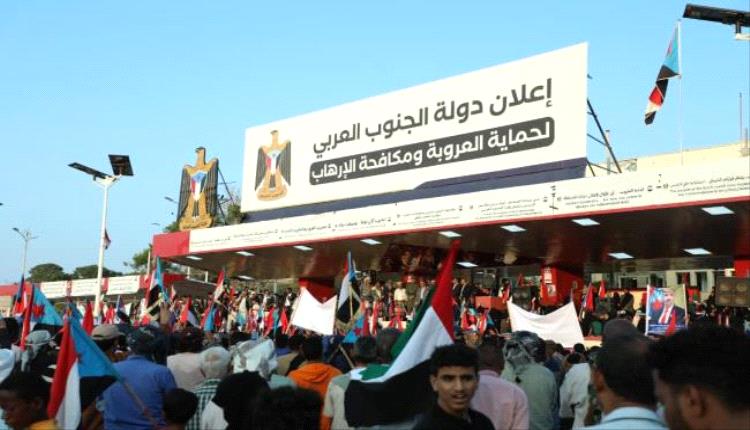 محافظ أبين يدعو الرئيس عيدروس الزبيدي إلى الاستجابة لمطالب شعب الجنوب باعلان الدولة