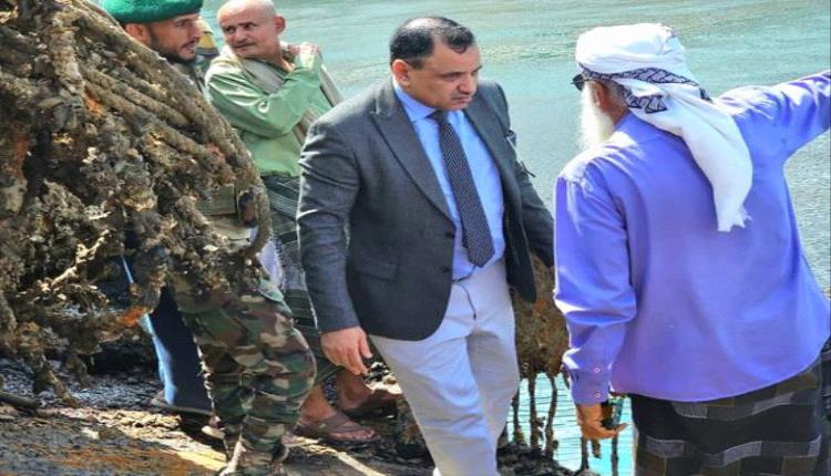 تعويم سفينة رتشفلد الغارقة في ميناء الاصطياد بعدن