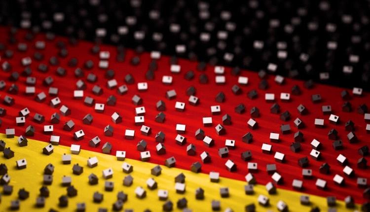 استطلاع: 21% من سكان ألمانيا يفكرون في الهجرة والتمييز يدفع المهاجرين للمغادرة