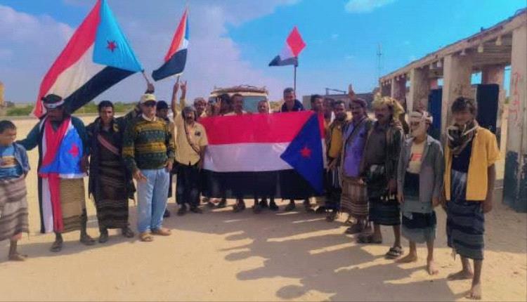 زحف جماهيري من أبين نحو عدن للمشاركة في مليونية الوفاء للمجلس الانتقالي الجنوبي