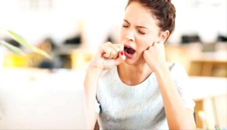 دراسة: قلة النوم تستنزف صحة الدماغ وتقصّر العمر