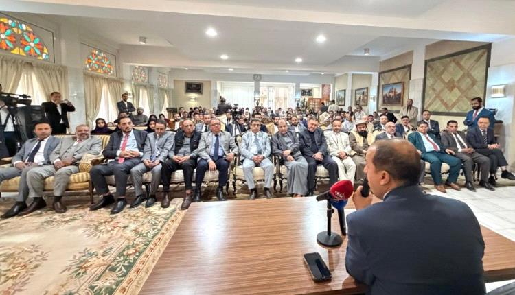 توجيهات وزير الإعلام والثقافة والسياحة معمر الارياني، اليوم، إلى قيادات وزاراته الثلاث والعاملين في وسائل الإعلام الحكومية -ولأول مرّة -