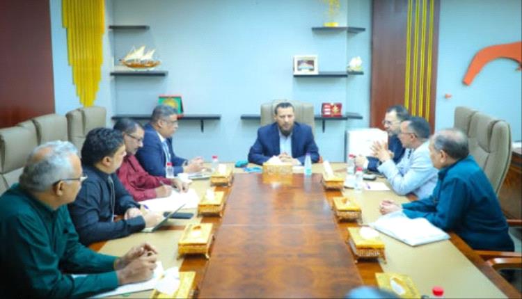 محافظ عدن يوجّه بإعادة فتح مكتب الرقابة والمحاسبة بديوان المحافظة

