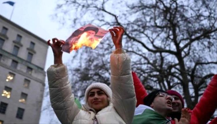 إخلاء الطابق الأول مبنى القنصلية الإيرانية في لندن