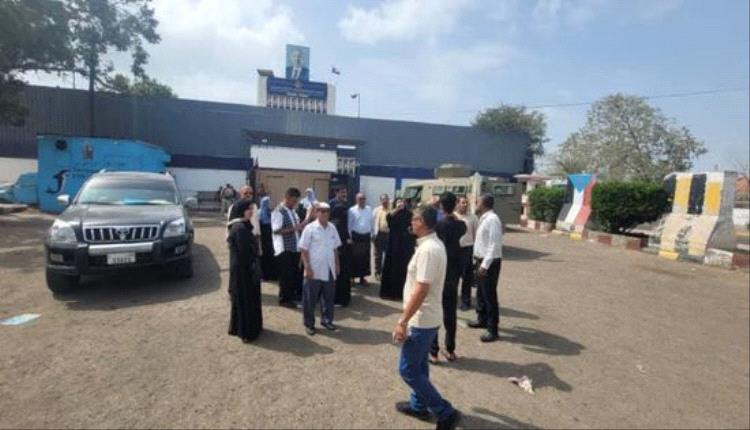 العمالقة تمنع أعضاء الجمعية الوطنية من دخول مقرها