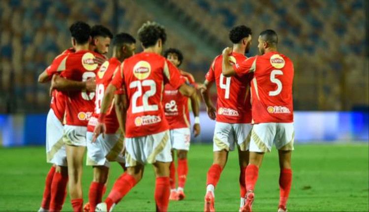 نجم الأهلي السابق يعلن اعتزاله كرة القدم