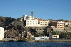 عودة انقطاع شبكتي عدن نت ويمن موبايل عن أحياء واسعة في التواهي
