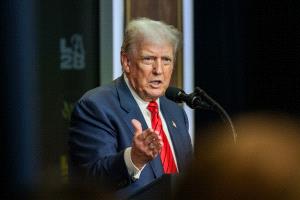 ترامب يشارك باجتماع أمني حول إيران ويتلقى تقريرا عاجلا عن الوضع