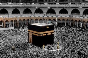 أردني يستعيد النطق وتونسي يبصر من جديد أثناء الطواف حول الكعبة