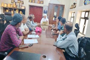 بتكليف من الوزير السقطري 

 وفد وزارة الزراعة يلتقي وكيل محافظة سقطرى لبحث أوضاع القطاع الزراعي والبيطري