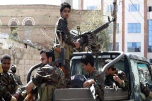 مصرع وإصابة 13 عنصرًا حــوثيًا في عمران اليمنية