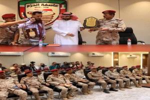 الشهراني يحتفل بإنجاز تفكيك القوات الجنوبية ويجهّز عدن لاستقبال العليمي وحكومته"