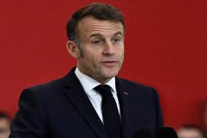 الإليزيه يوضح سبب احتقان عين ماكرون: "وعاء دموي انفجر"