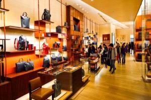 تآكل هوامش أرباح السلع الفاخرة مع وصول الخصومات لمستويات قياسية