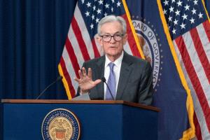 ردود فعل الأسواق على فتح تحقيق بحق رئيس الفيدرالي الأمريكي