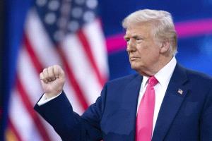 سيمونيان تقارن ترامب بلينكولن وتتحدث عن تغييره "لافتة العصر"