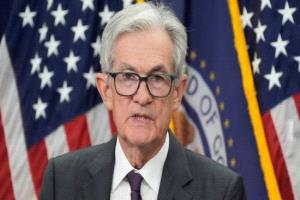 باول يستبعد العودة لرفع الفائدة ويؤكد متانة الاقتصاد الأمريكي