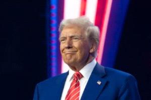 ترامب يأمل ألا يضطر للقيام بعمل عسكري ضد أيران