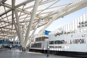 مصر.. سيدة تخفي "مفاجأة" في مكان حساس لتهريبها إلى الخليج