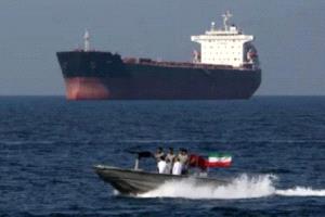 وسط تأهب عسكري أميركي.. إيران تلوح بإغلاق مضيق هرمز

