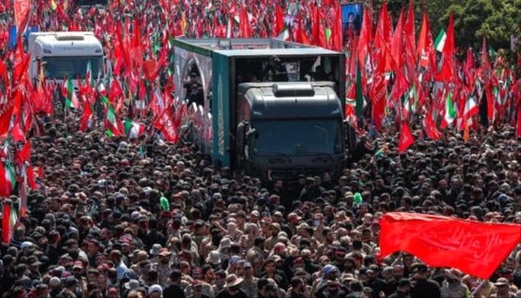تشييع خامنئي في موكب يجوب شوارع طهران