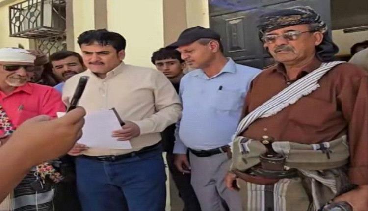 دعوى قضائية ضد رشاد العليمي ووفد التفاوض لوقف الإفراج عن مدانين جنائيًا

