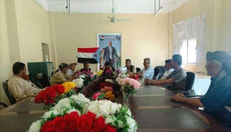 انتقالي يهر يناقش خطط التصعيد ويدعو إلى حشد جماهيري واسع للمسيرة الراجلة في لبعوس