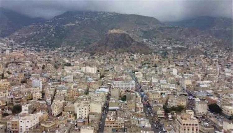 انهيار منزل في تعز اليمنية يودي بحياة امرأة ويصيب ابنتها
