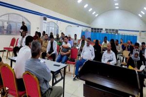دائرة الخدمات الطبية تعقد اجتماعًها الدوري لمناقشة آلية سير العمل وتعزيز التنظيم الإداري