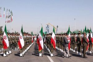 الحرس الثوري الإيراني يعلن استهداف قواعد أمريكية في الكويت والبحرين ويهدد بتوسيع الرد