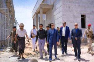 بن الوزير يتفقد مشروع كلية الطب بجامعة شبوة
