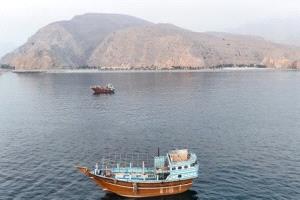 بعد تشديد الحصار.. إيران تحذر واشنطن من توسيع الحرب