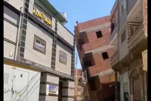 فيديو مرعب لانهيار منزل في مصر.. والأهالي يكشفون السبب