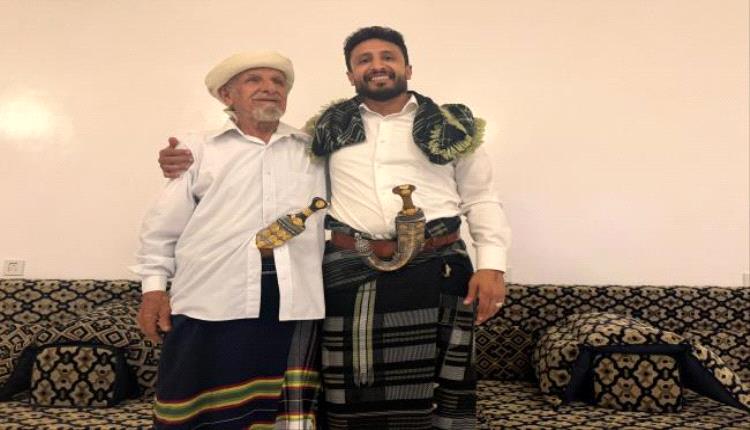 الخضر السليماني يزور الشيخ عبدالرب النقيب ويشيد بمواقفه الوطنية ودوره الاجتماعي