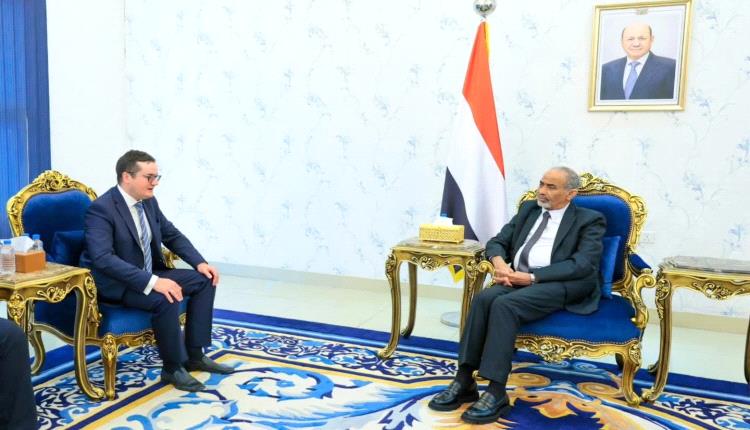 في عدن بقصر المعاشق، استقبل سفير روسيا لدى اليمن E.A.Kudrov من قبل اللواء محمود الصبيحي عضو المجلس الرئاسي للجمهورية اليمنية (RPS).

