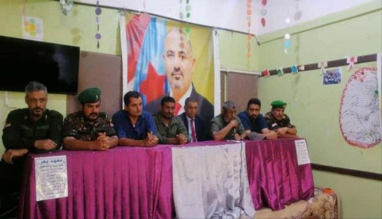 انتقالي يهر يافع يستقبل وفدًا من القيادات العسكرية والأمنية
