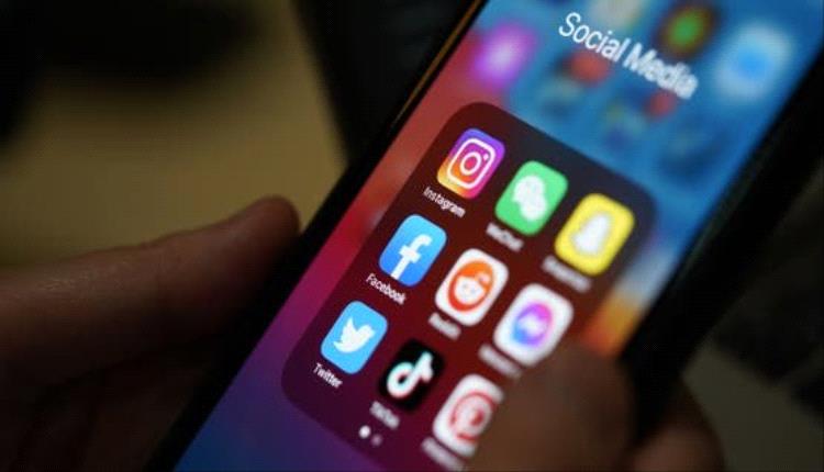 بريطانيا تحظر استخدام تطبيقات التواصل لمن هم دون 16 عاماً