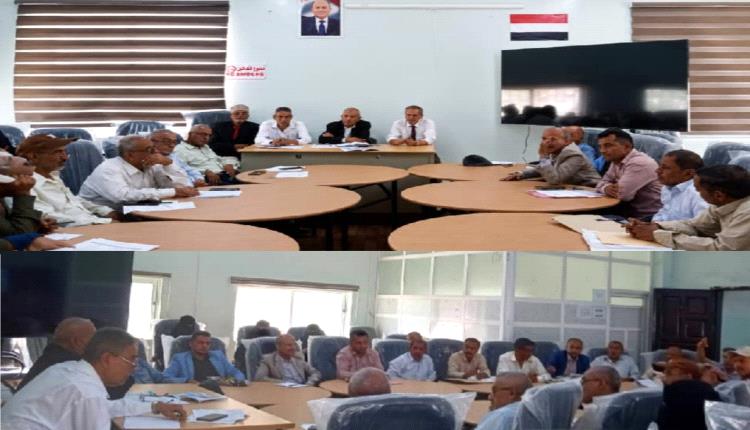 مدير عام الزراعة بـ«تعز» يترأس اجتماعاً موسعاً لمناقشة الأداء وخطط التطوير المؤسسي