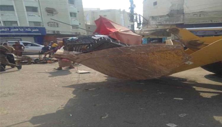 خورمكسر.. حملة واسعة لإزالة العشوائيات وتنظيف شارع الثقافة
