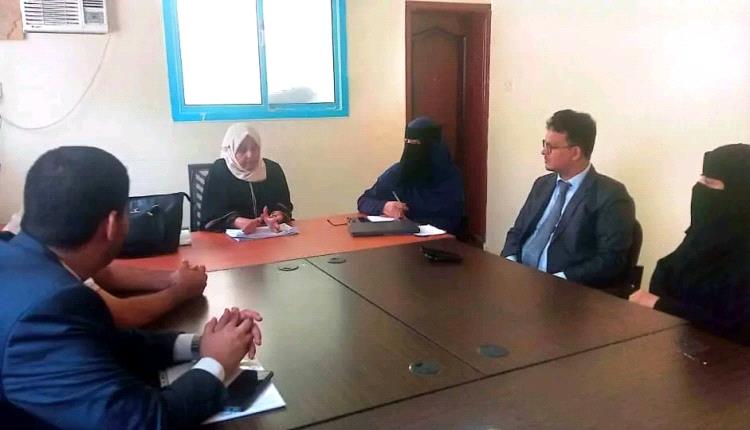 اللجنة الوطنية اليمنية تبحث ٱليات التعاون مع جمعية المستشارين والمدربين في اليمن