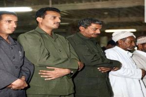 هذه الصورة صححت الكثير من مفاهيم اولادنا الذين غذوهم وشحنوهم بعيد 1994م بفتاوى التكفير والضجيج الخطابي والإعلامي المزيف لعقولهم 