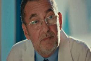 نزيف المخ مستمر.. تفاصيل 6 ساعات حرجة لإنقاذ الفنان محمد مرزبان
